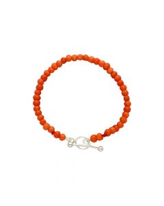 Rikkoert bloedkoralen armbandje met zilveren kapittelstokje 13 cm.